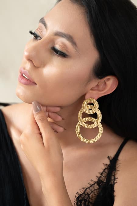 Do Taara Textured Chain Pattern Earrings 