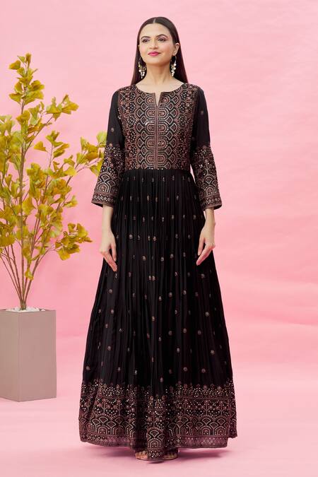 Samyukta Singhania_Black Chiffon Sequins, Zari, Embroidery V-neck Anarkali With Dupatta_Online_at_Aza_Fashions