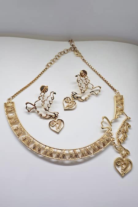 Shop Gaurish Bespoke Jewellery Gold Plated Heart Handle Carved Necklace Set at Aza Fashions Shop_Gaurish Bespoke Jewellery_Gold Plated Heart Handle Carved Necklace Set _at_Aza_Fashions