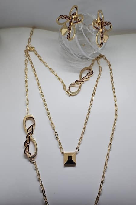 Shop Gaurish Bespoke Jewellery Gold Plated Infinity Carved Necklace Set at Aza Fashions Shop_Gaurish Bespoke Jewellery_Gold Plated Infinity Carved Necklace Set _at_Aza_Fashions