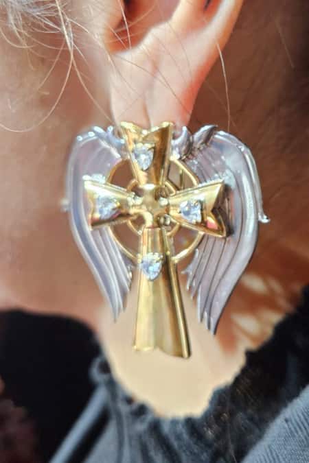 Gaurish Bespoke Jewellery Gold Plated Stones Fly High Embellished Earrings Online at Aza Fashions Gaurish Bespoke Jewellery_Gold Plated Stones Fly High Embellished Earrings _Online_at_Aza_Fashions