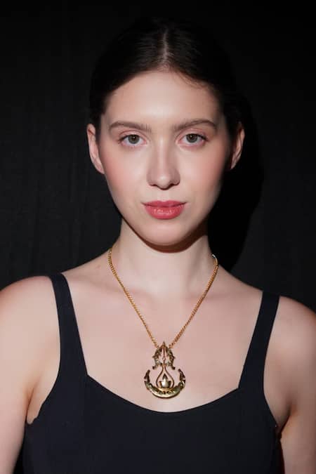 Gaurish Bespoke Jewellery Gold Plated Carved Fish Pendant Necklace Online at Aza Fashions Gaurish Bespoke Jewellery_Gold Plated Carved Fish Pendant Necklace _Online_at_Aza_Fashions