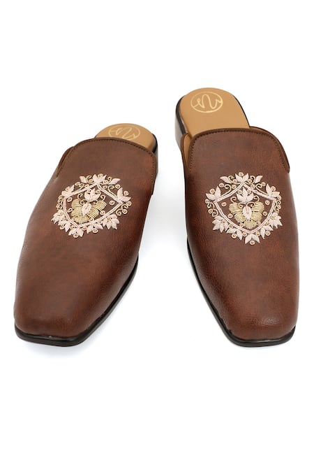 Shop NR By Nidhi Rathi Brown Hand Embroidered Jutti Mules at Aza Fashions Shop_NR By Nidhi Rathi_Brown Hand Embroidered Jutti Mules _at_Aza_Fashions