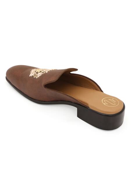 Buy NR By Nidhi Rathi Brown Hand Embroidered Jutti Mules Online at Aza Fashions Buy_NR By Nidhi Rathi_Brown Hand Embroidered Jutti Mules _Online_at_Aza_Fashions
