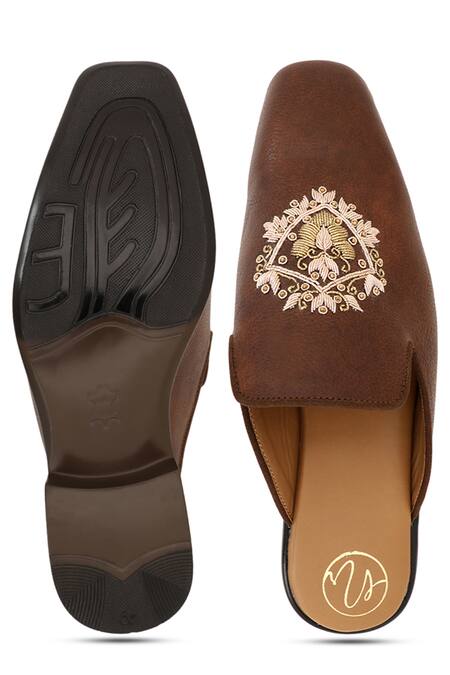 Buy NR By Nidhi Rathi Brown Hand Embroidered Jutti Mules Buy_NR By Nidhi Rathi_Brown Hand Embroidered Jutti Mules