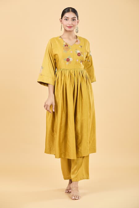 Basanti - Kapde Aur Koffee Yellow Cotton Silk Embroidered Floral V Neck Anarkali And Pant Set 