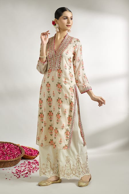 Gopi Vaid Ivory Cotton, Silk Embroidery V-neck Flower Print Tunic Online at Aza Fashions Gopi Vaid_Ivory Cotton, Silk Embroidery V-neck Flower Print Tunic _Online_at_Aza_Fashions