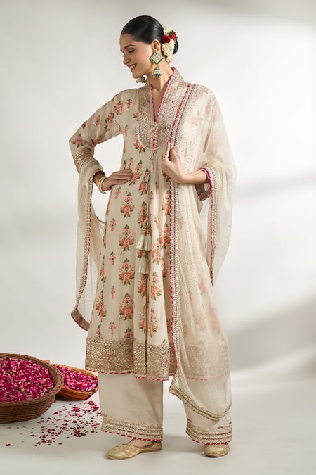 Gopi Vaid Flower Pattern Kurta Palazzo Set 