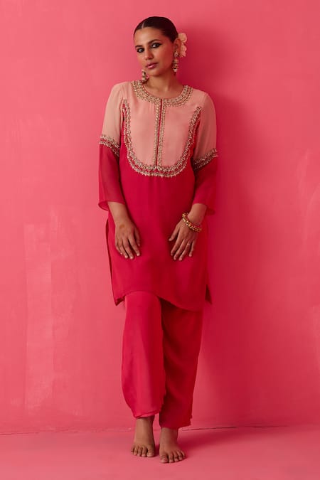 RADHA SHARMA Colorblocked Bloom Vine Embroidered Kurta With Pant 