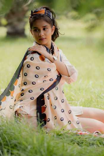 Buy Thee Modern Roots Cream Silk Lotus Garden Stole Online at Aza Fashions Buy_Thee Modern Roots_Cream Silk Lotus Garden Stole _Online_at_Aza_Fashions