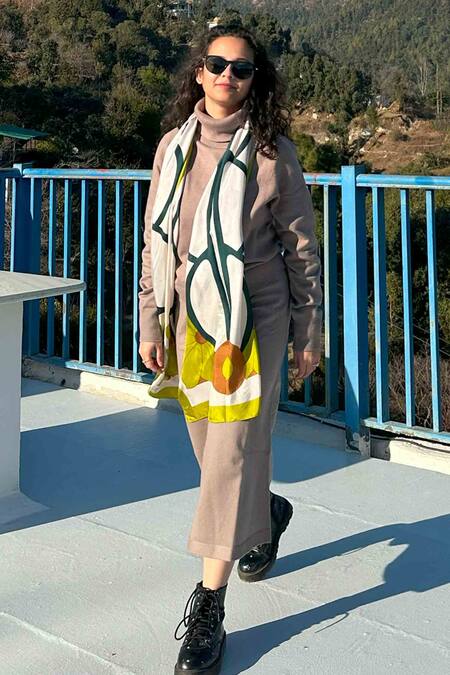 Buy_Thee Modern Roots_Yellow Silk Geometric And Floral Pattern Stole _Online_at_Aza_Fashions