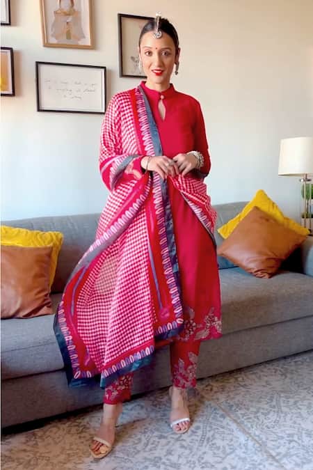 Buy Thee Modern Roots Red Silk Embroidery Jeweled Mirage Dupatta Buy_Thee Modern Roots_Red Silk Embroidery Jeweled Mirage Dupatta