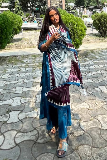 Shop_Thee Modern Roots_Blue Silk Temple Tales Printed Dupatta _Online_at_Aza_Fashions
