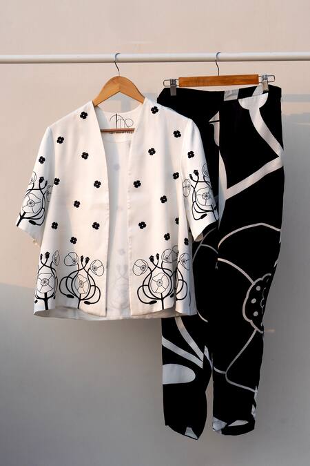 Shop Thee Modern Roots Black Silk Satin Open Neck Abstract Bloom Print Kimono Jacket With Pant Shop_Thee Modern Roots_Black Silk Satin Open Neck Abstract Bloom Print Kimono Jacket With Pant