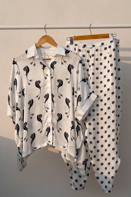 Buy Thee Modern Roots Ivory Silk Satin Collared Bird Paradise Print Boxy Shirt With Salwar Pant Buy_Thee Modern Roots_Ivory Silk Satin Collared Bird Paradise Print Boxy Shirt With Salwar Pant