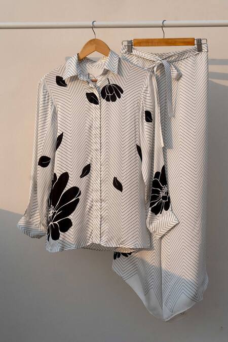 Buy Thee Modern Roots Ivory Silk Satin Collared Sakura Herringbone Bloom Shirt With Pant Buy_Thee Modern Roots_Ivory Silk Satin Collared Sakura Herringbone Bloom Shirt With Pant