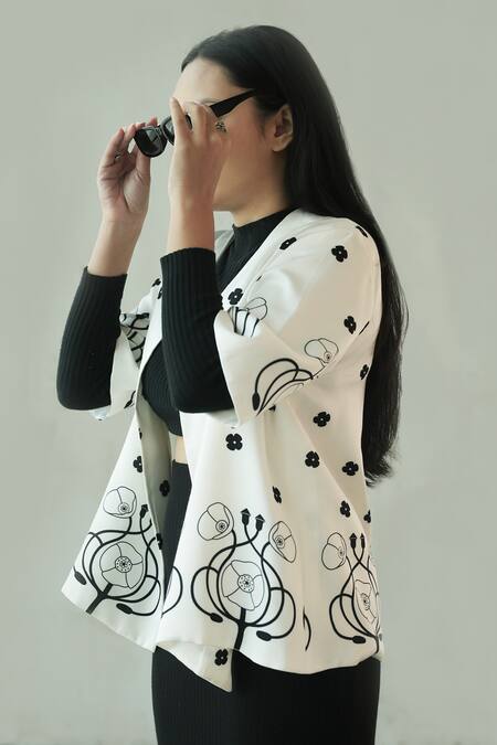 Thee Modern Roots Ivory Silk Satin Open Neck Art Nouveau Bloom Print Kimono Jacket at Aza Fashions Thee Modern Roots_Ivory Silk Satin Open Neck Art Nouveau Bloom Print Kimono Jacket _at_Aza_Fashions