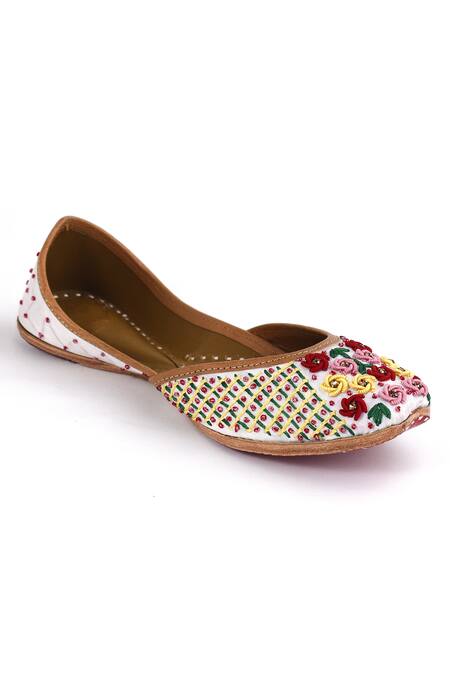 Shop_Yassio_White Anisa Rosette Thread Work Juttis _Online_at_Aza_Fashions