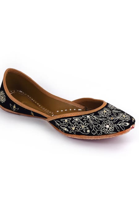 Yassio_Black Aya Starla Bloom Embroidered Juttis _at_Aza_Fashions