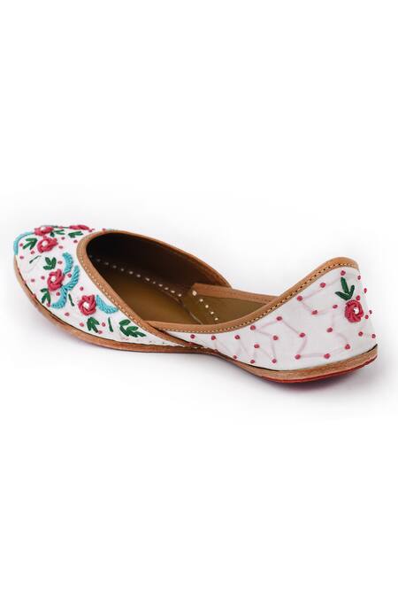 Buy_Yassio_Multi Color Pearls, Embroidery Basira Gul Juttis _Online_at_Aza_Fashions