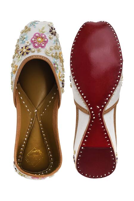 Shop_Yassio_White Rawiya Phool Embroidered Juttis _Online_at_Aza_Fashions