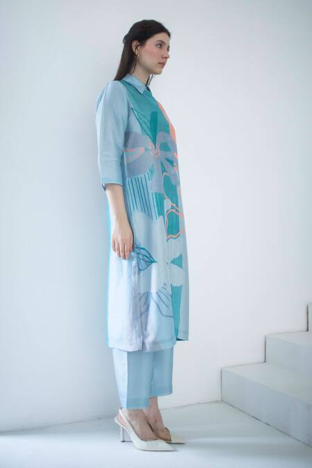 Clos_Blue Silk Embroidery Collared Abstract Floral Print Kurta With Pant _at_Aza_Fashions