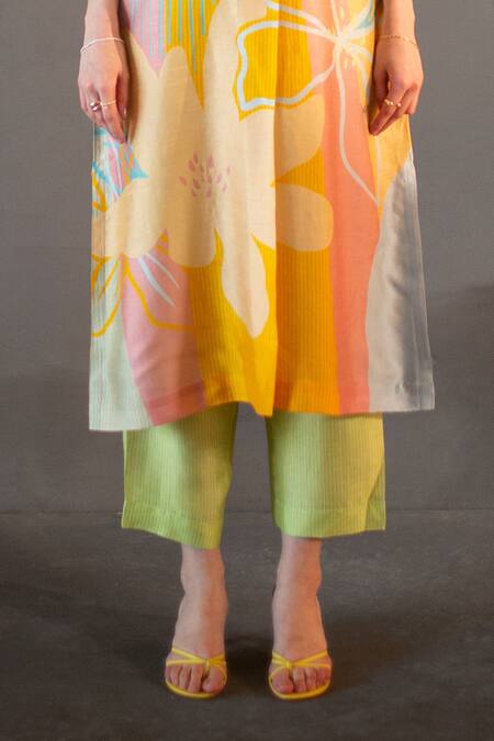 Buy_Clos_Yellow Silk, Cotton Embroidery Collared Floral Geometric Print Kurta With Pant _Online_at_Aza_Fashions