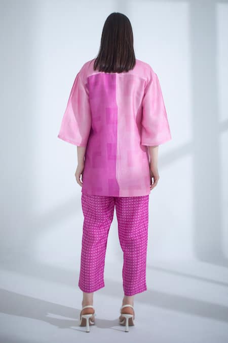 Shop_Clos_Pink Silk Collared Abstrct Print Long Top With Pant _at_Aza_Fashions