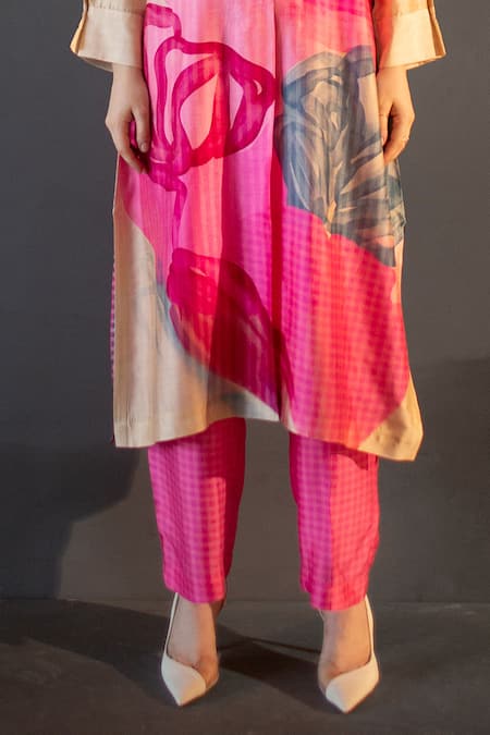 Clos_Pink Silk Collared Floral Checks Print Long Kurta With Pant _Online_at_Aza_Fashions