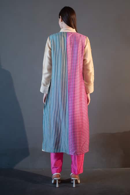 Shop_Clos_Pink Silk Collared Floral Checks Print Long Kurta With Pant _at_Aza_Fashions