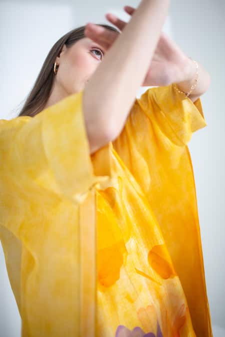 Buy_Clos_Yellow Silk Round Neck Abstract Floral Print Batwing Kurta With Pant _Online_at_Aza_Fashions