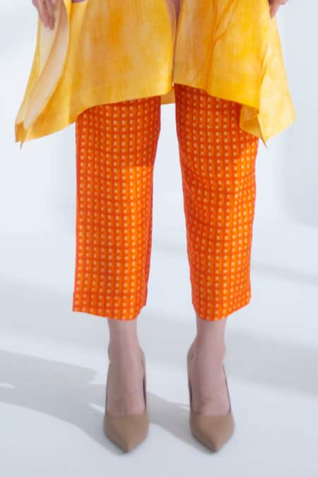 Clos_Yellow Silk Round Neck Abstract Floral Print Batwing Kurta With Pant _at_Aza_Fashions