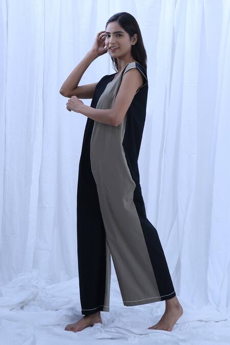 Khat_Green Poplin, Cotton Embroidery V-neck Earthy Jumper _at_Aza_Fashions