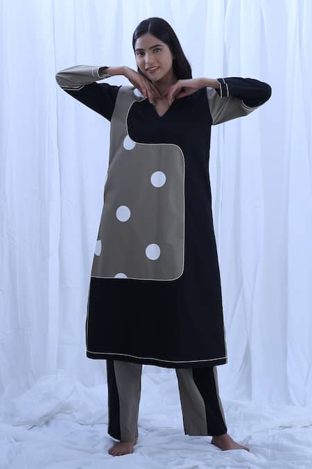 Khat_Green Poplin, Cotton V-neck Earthy Polka Dots Print Kurta And Pant Set _Online_at_Aza_Fashions