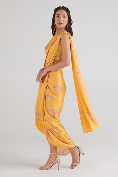Buy_Pasha India_Yellow Satin, Silk Round Neck Floral Pattern Pre-draped Lungi Saree With Blouse _Online_at_Aza_Fashions