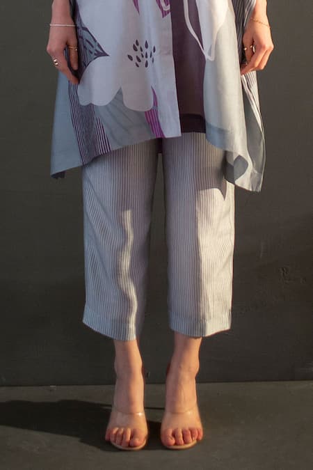 Clos_Grey Silk Collared Asymmetric Print Kurta With Pant _Online_at_Aza_Fashions