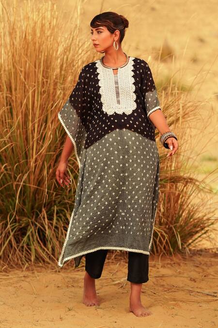 Buy_The Home Affair_Black Crepe, Cotton Mirrors Round Neck Tie Dye Bandhani Pattern Kaftan Set 