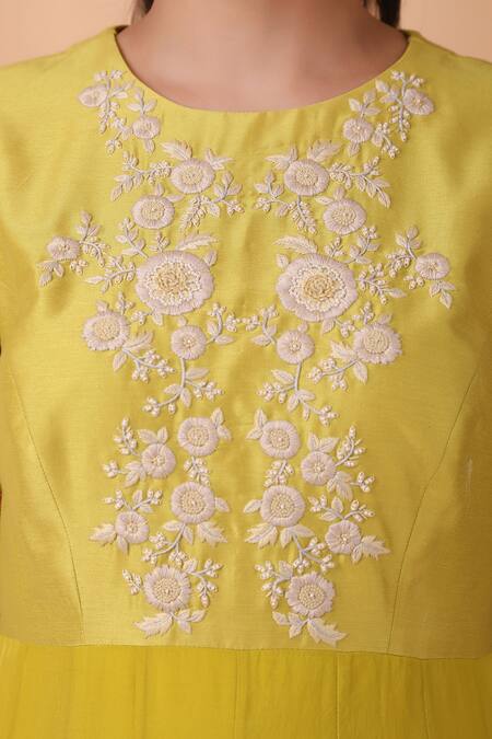 Nidhi Kejriwal_Green Organza, Silk Embroidery Round Neck Floral Bodice Anarkali With Dupatta _at_Aza_Fashions