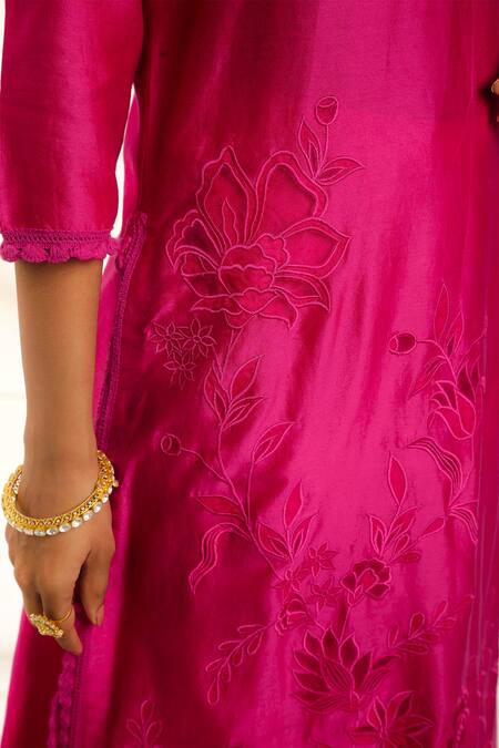 Buy Kaari White Diamonds, Crystals Moissanite Polki Embellished Kada - Single Pc Online at Aza Fashions Buy_Kaari_White Diamonds, Crystals Moissanite Polki Embellished Kada - Single Pc_Online_at_Aza_Fashions