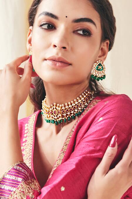 Kaari Red Kasturi Bloom Polki Embellished Choker at Aza Fashions Kaari_Red Kasturi Bloom Polki Embellished Choker_at_Aza_Fashions