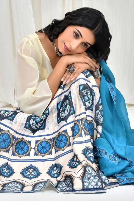 Buy Pheeta White Blouse Muslin Printed Geometric Round Lehenga Set Buy_Pheeta_White Blouse Muslin Printed Geometric Round Lehenga Set