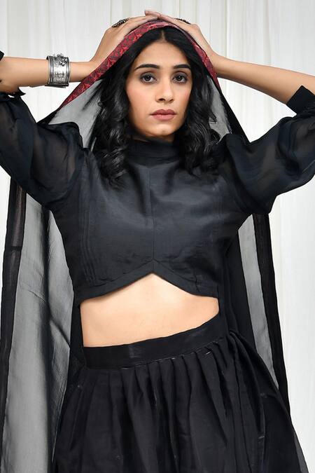 Buy_Pheeta_Black Blouse Muslin Printed Geometric Band Collar Placed Lehenga Set_Online_at_Aza_Fashions