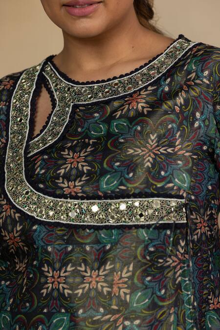 Buy_Mamicha_Green Italian Crepe Printed Floral Round Angrakha Pant Set 