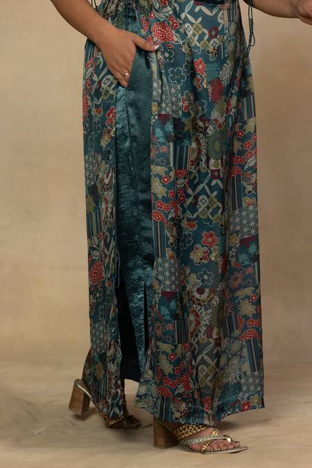 Mamicha_Green Satin Georgette Embroidered Floral V Neck Print Kurta Pant Set _at_Aza_Fashions