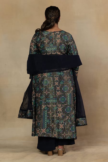 Shop_Mamicha_Green Italian Crepe Embroidered Floral Round Mirror Kurta Pant Set _at_Aza_Fashions