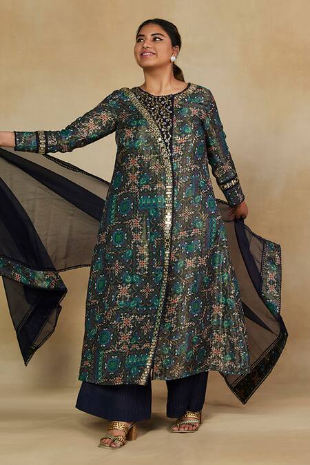Mamicha_Green Italian Crepe Embroidered Floral Round Mirror Kurta Pant Set _Online_at_Aza_Fashions