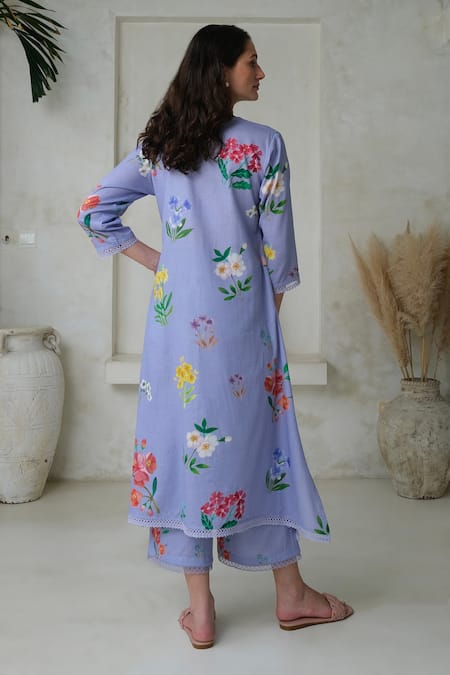 Shop Roza Purple Linen Printed Floral V-neck Amelia Kurta With Pant at Aza Fashions Shop_Roza_Purple Linen Printed Floral V-neck Amelia Kurta With Pant _at_Aza_Fashions
