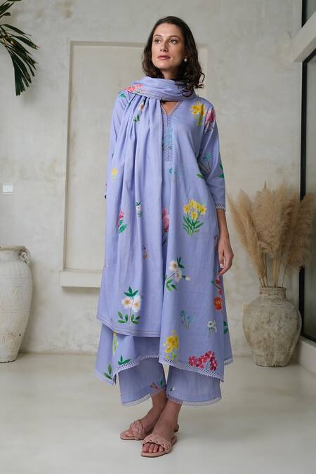 Roza Purple Linen Printed Floral V-neck Amelia Kurta With Pant Online at Aza Fashions Roza_Purple Linen Printed Floral V-neck Amelia Kurta With Pant _Online_at_Aza_Fashions