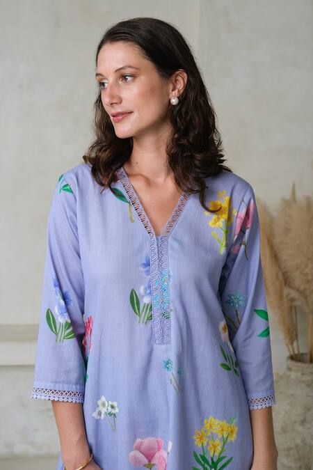Buy_Roza_Purple Linen Printed Floral V-neck Amelia Kurta With Pant _Online_at_Aza_Fashions
