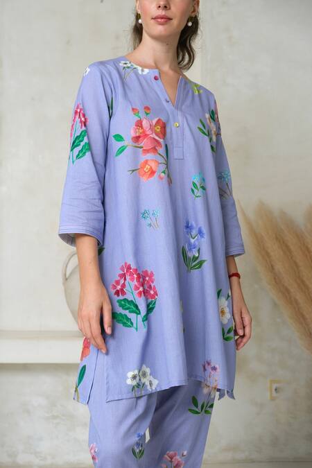 Shop Roza Purple Linen Printed Floral V-neck Amelia Short Kurta With Pant Online at Aza Fashions Shop_Roza_Purple Linen Printed Floral V-neck Amelia Short Kurta With Pant _Online_at_Aza_Fashions